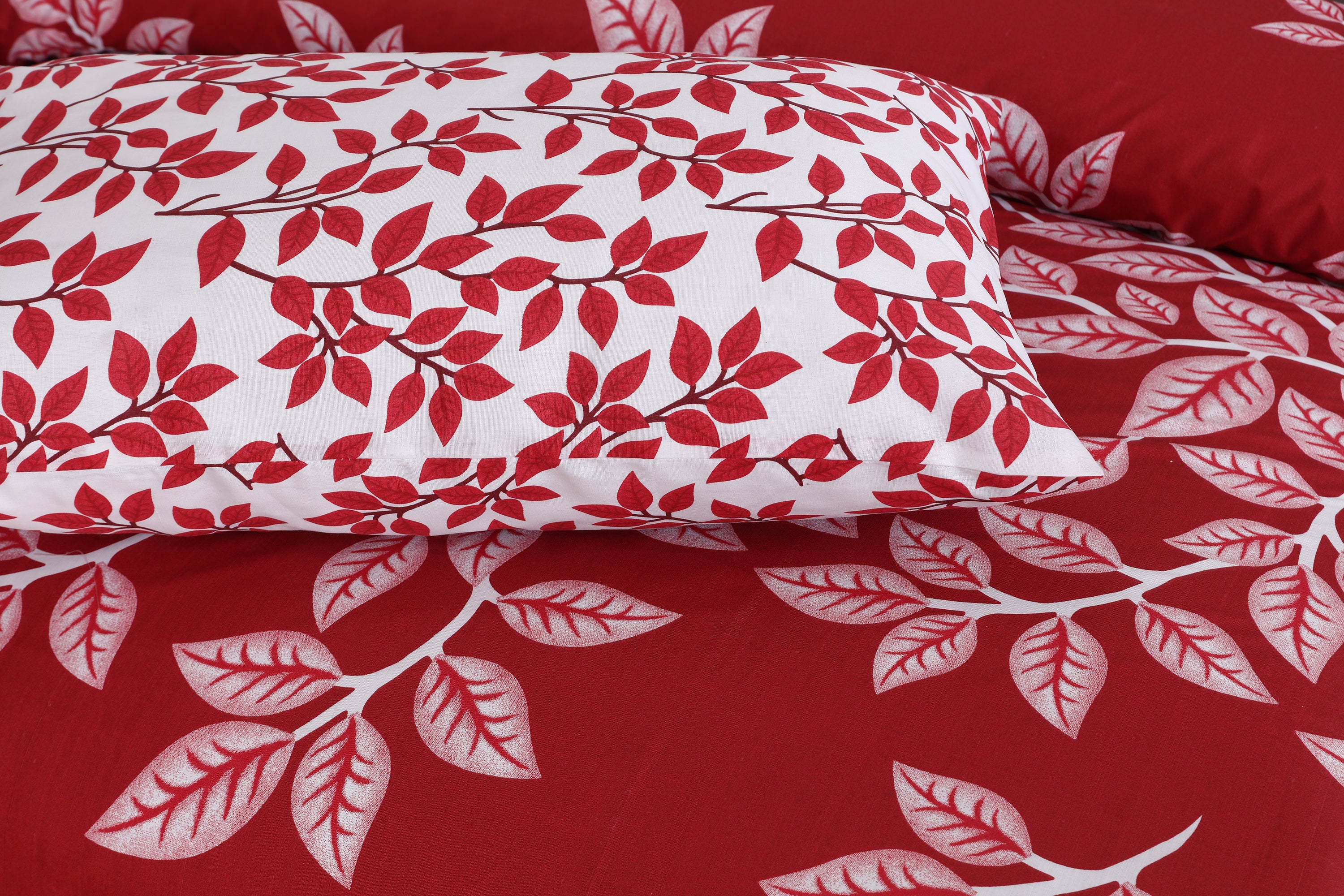 Red Leaves - Bed Sheet set