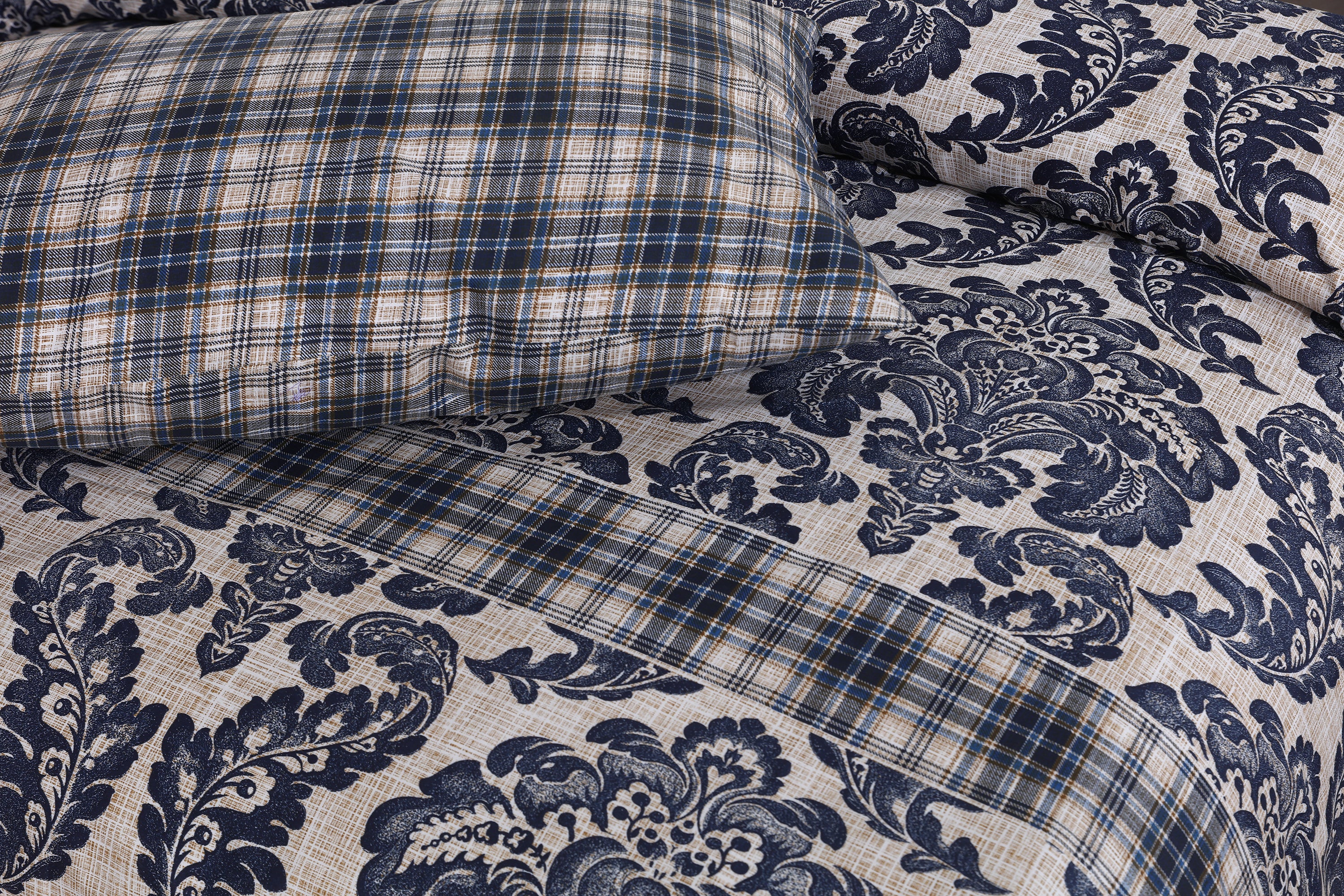 Hazzy Check - Bed Sheet set