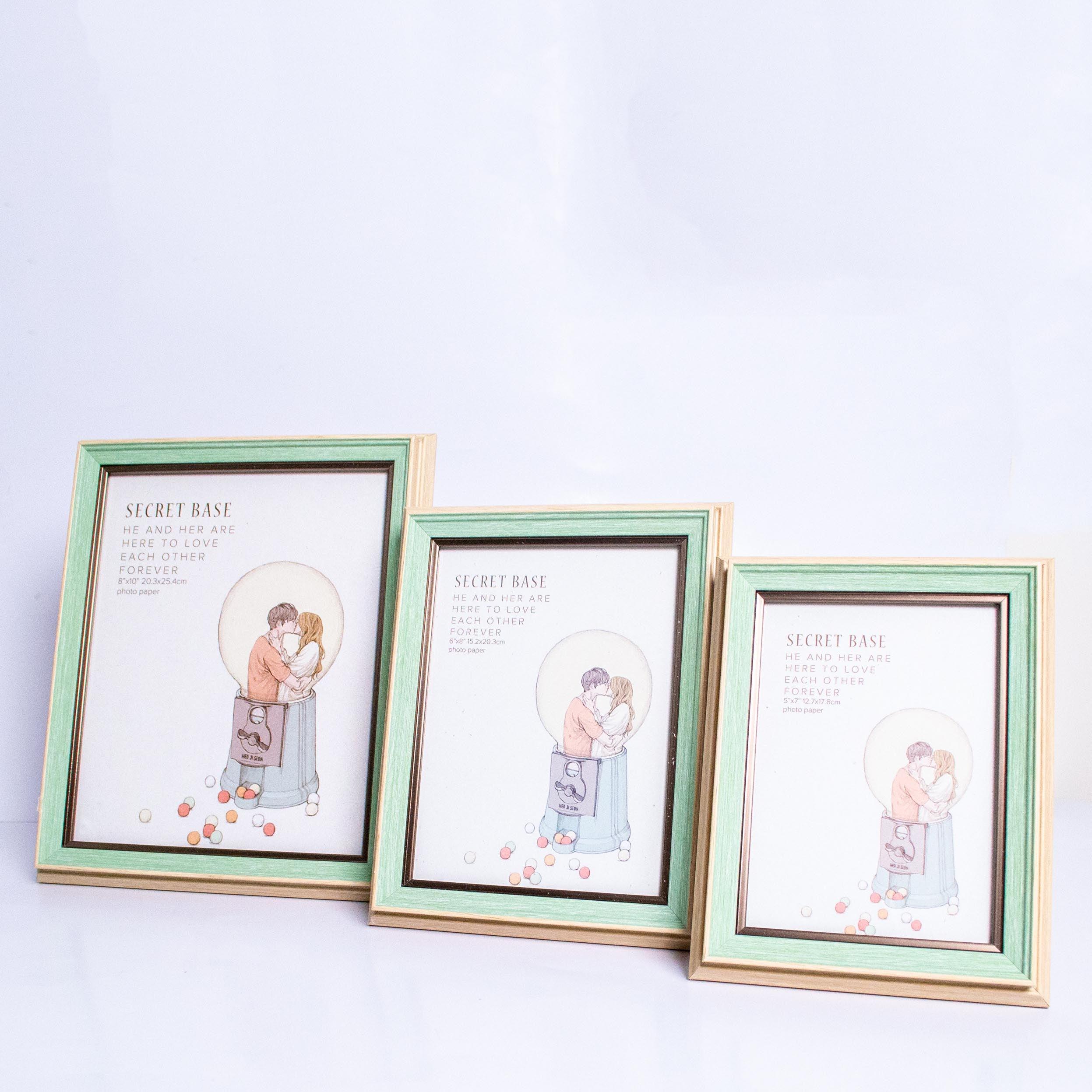 Green Border Photo Frame | Home Décor - HomeHatchpk